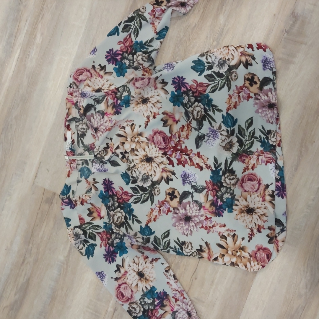 Cleo Pull Over Top